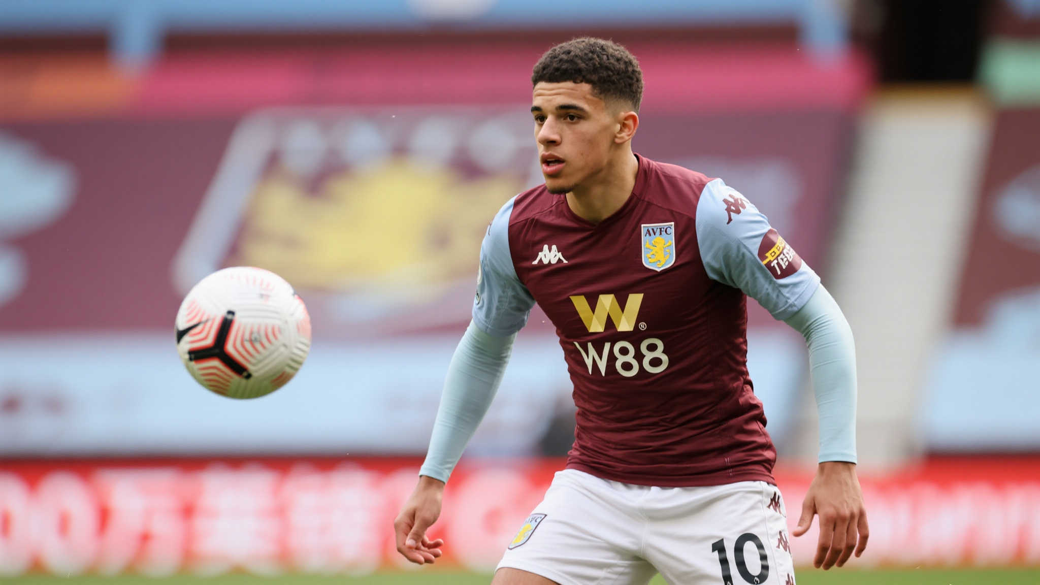 报道称利物浦接近与格伊达成协议,水晶宫为其标价4500万英镑。 报道称利物浦接近与格伊达成协议,水晶宫为其标价4500万英镑。