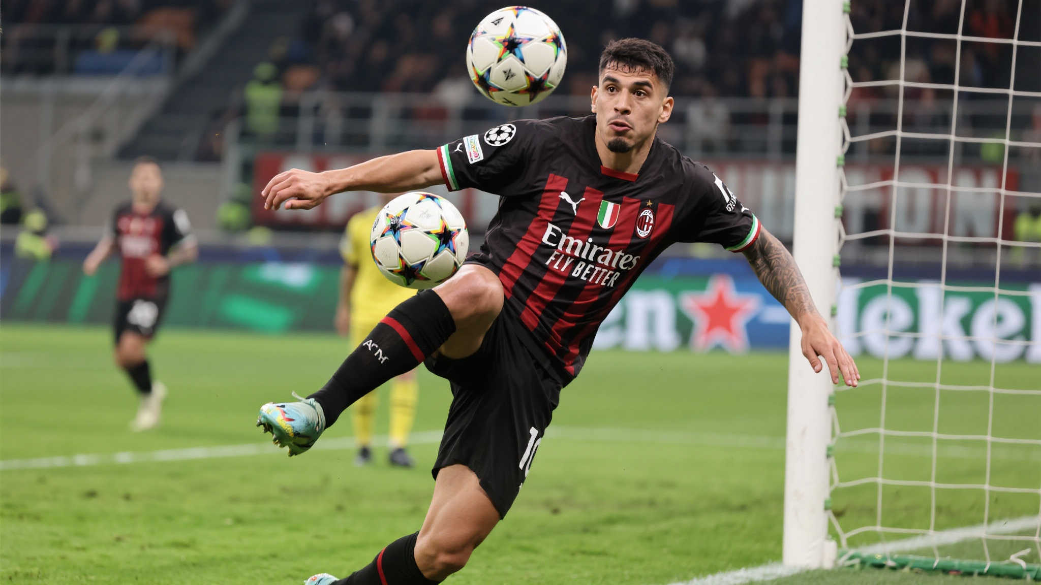 巴萨密切追踪23岁阿根廷后卫洛莫纳科动向